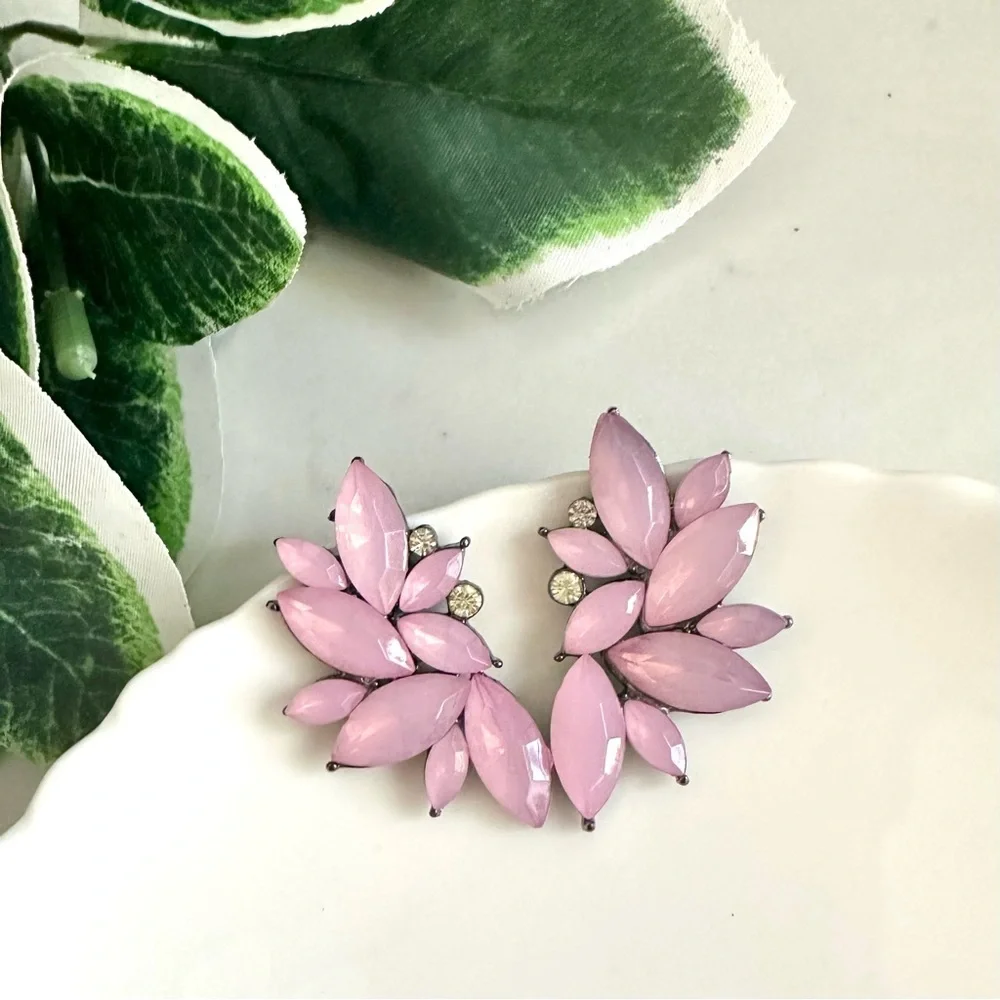 2/$30🌵 Light Pink Rhinestone Leaf Crescent Cluster Earrings Vintage Style NEW